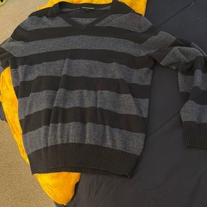 Men’s medium v-neck sweater
